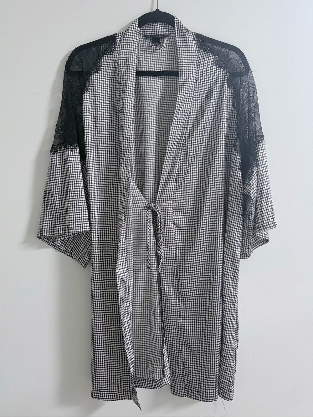 VTG Victorias Secret Black & White Houndstooth Lace Shoulder Kimono Robe M/L EUC